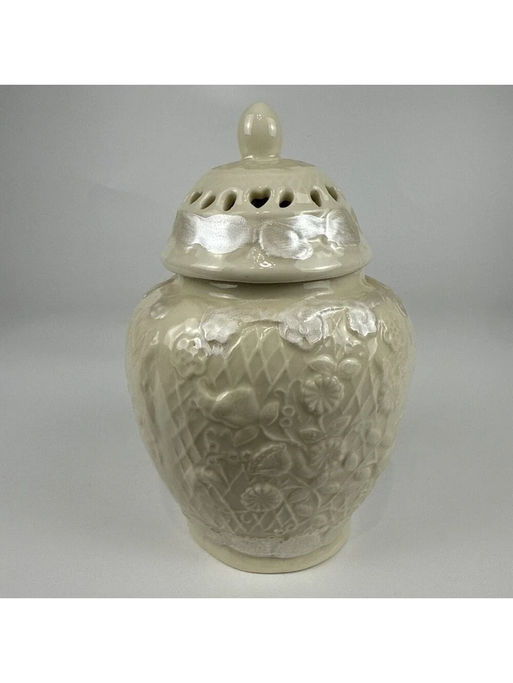 Vtg Pearlized Ceramic Lidded Potpourri Ginger Jar 3D Rose Lusterware Diffuser